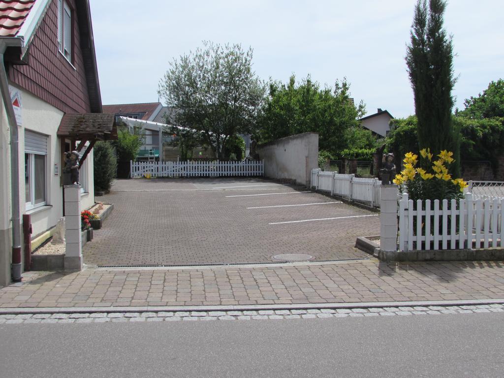 Gastehaus Stramka Hotel รูสท์ ภายนอก รูปภาพ